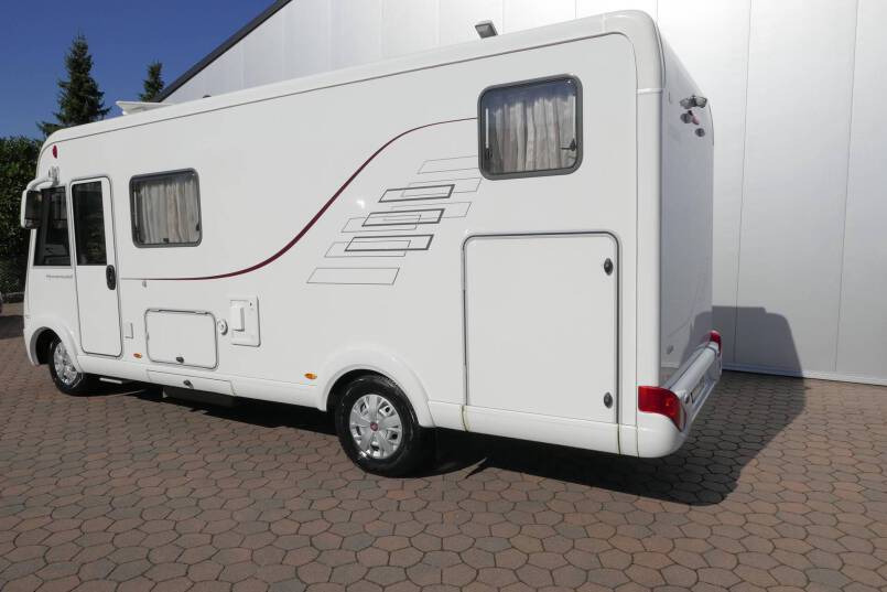 Hymer B 578 bovenkastjes, 3.0 177pk, lengte bedden 6