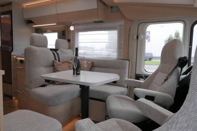 hymer BMC I 600 Mercedes Benz, AUTOMAAT, 2 aparte bedden 22