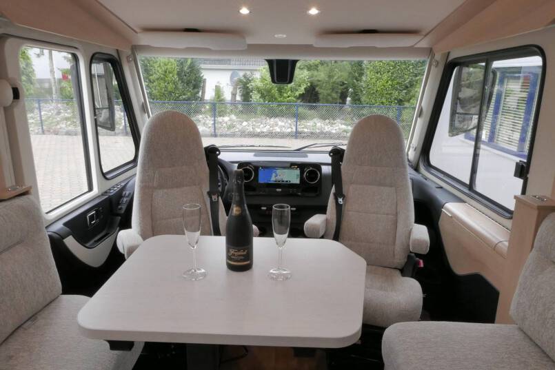 hymer BMC I 600 Mercedes Benz, AUTOMAAT, 2 aparte bedden 23