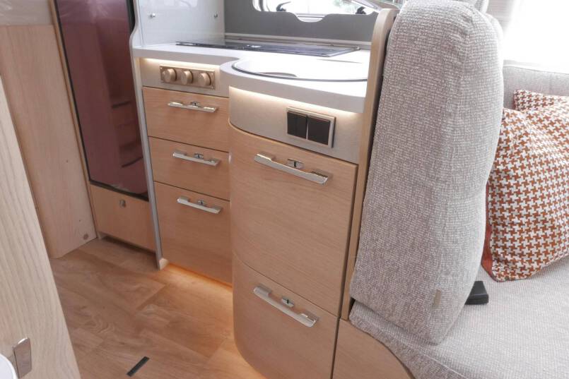 hymer BMC I 600 Mercedes Benz, AUTOMAAT, 2 aparte bedden 26