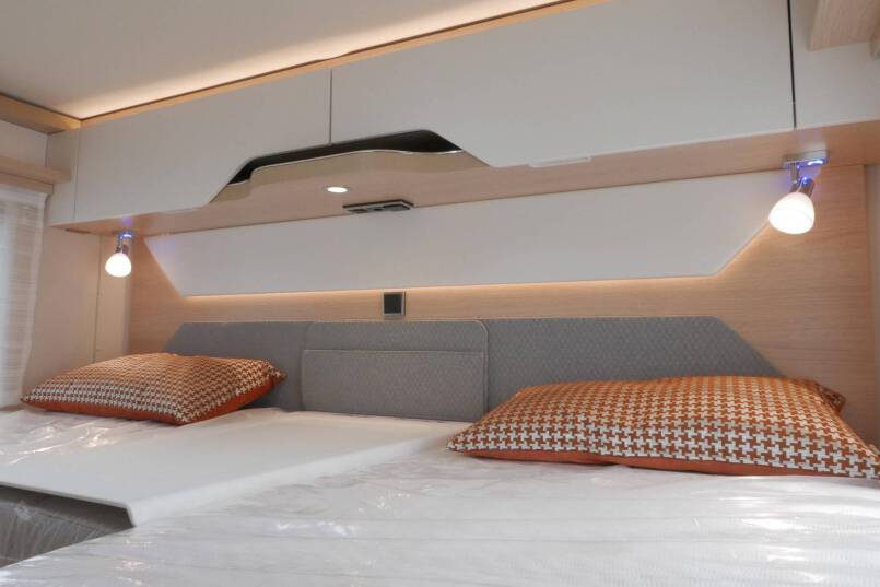hymer BMC I 600 Mercedes Benz, AUTOMAAT, 2 aparte bedden 31