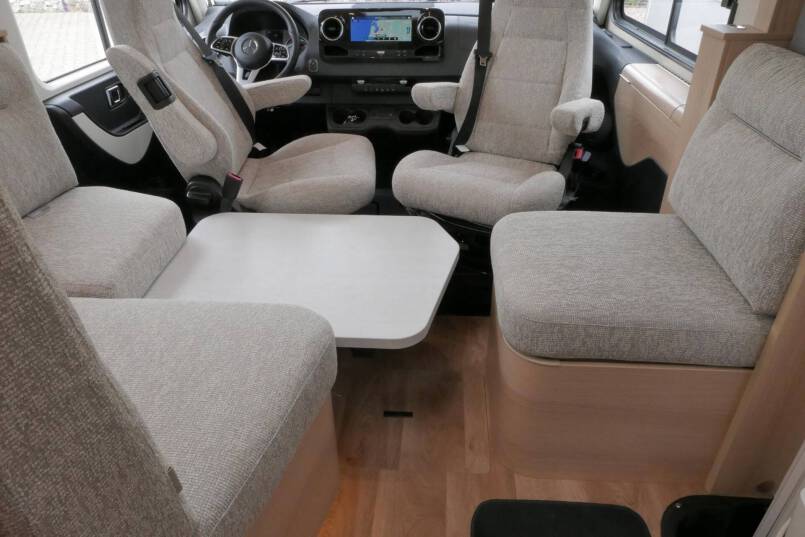 hymer BMC I 600 Mercedes Benz, AUTOMAAT, 2 aparte bedden 39