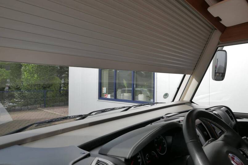 Hymer B 678 Hymer  B 678 3.0 AUTOMAAT 177 pk bovenkastjes 19
