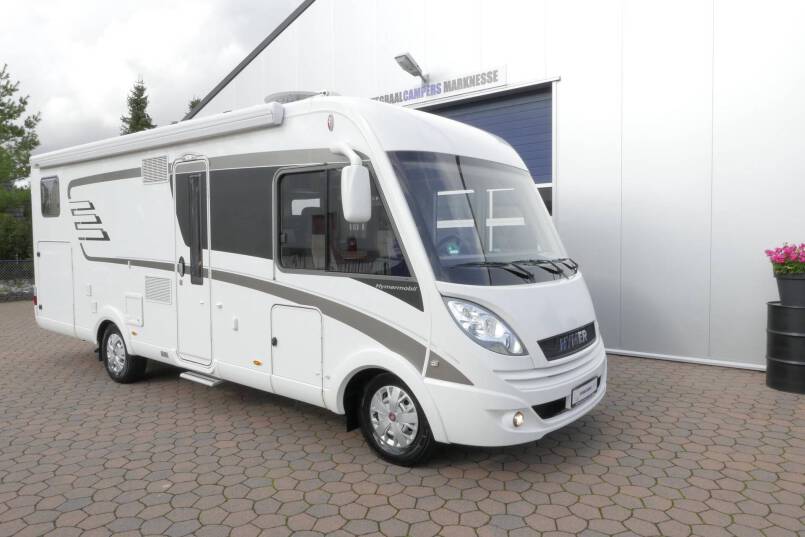 Hymer B 678 Hymer  B 678 3.0 AUTOMAAT 177 pk bovenkastjes 4