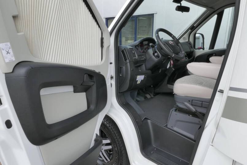 Hymer T 678 CL Hymer  T 678 CL AUTOMAAT, AL-KO Maxi, lengte bedden 14
