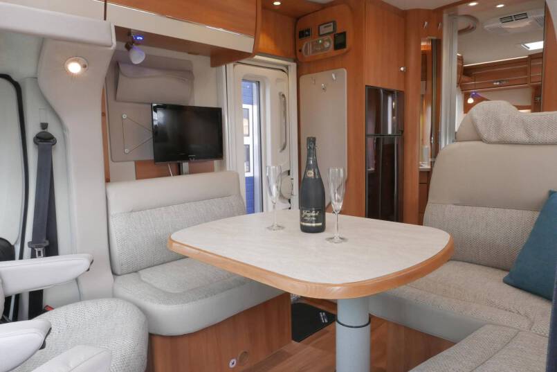 Hymer T 678 CL Hymer  T 678 CL AUTOMAAT, AL-KO Maxi, lengte bedden 22