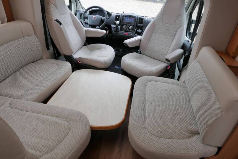 Hymer T 678 CL Hymer  T 678 CL AUTOMAAT, AL-KO Maxi, lengte bedden 26