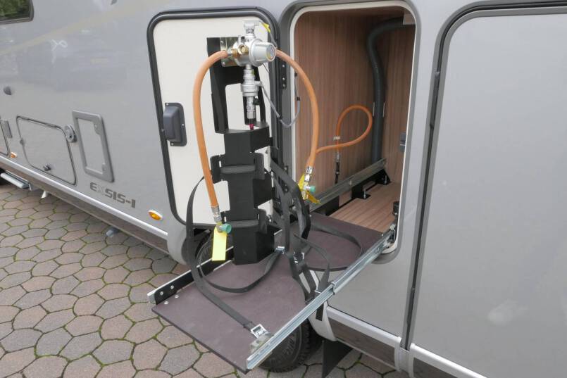 Hymer Exsis I 588 Crystal Zilver Hymer  Exsis I 588 Crystal Zilver AUTOMAAT, bovenkastjes, vol optie 9