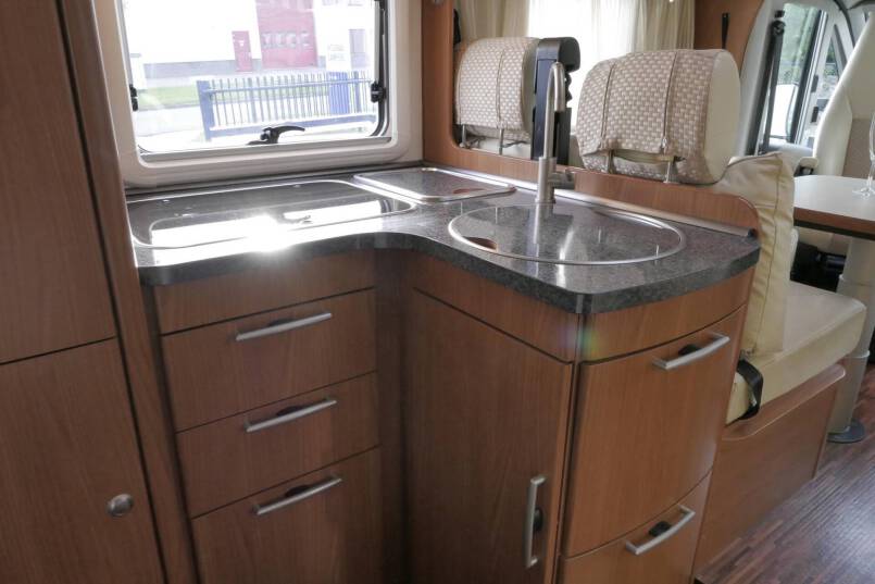 Hymer  T 654 SL Gold Edition  laag bed, incl. luchtvering 25