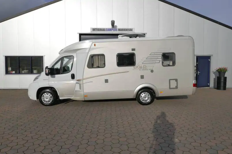 Hymer  T 654 SL Gold Edition  laag bed, incl. luchtvering 2