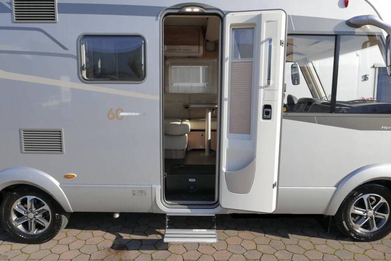 Hymer  ML-I 570 60 Edition (580 578) AUTOMAAT, Crystal Silver, Mercedes 9