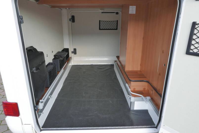 Hymer T 678 CL  AL-KO MAXI, 180pk, enkele bedden 9