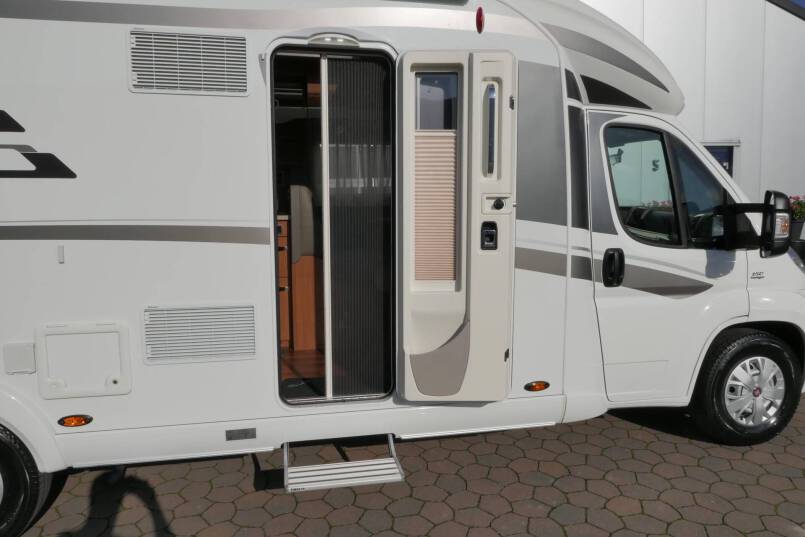 Hymer T 678 CL  AL-KO MAXI, 180pk, enkele bedden 10