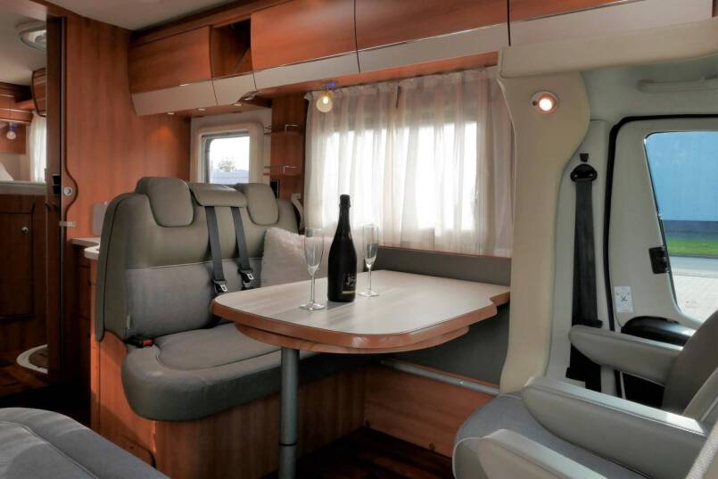 Hymer T 678 CL  AL-KO MAXI, 180pk, enkele bedden 22