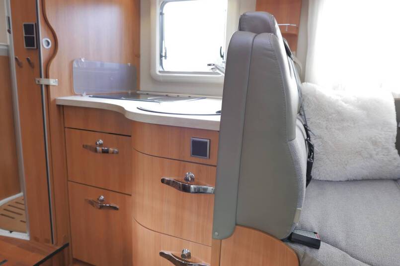 Hymer T 678 CL  AL-KO MAXI, 180pk, enkele bedden 25
