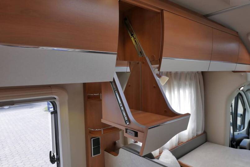 Hymer T 678 CL  AL-KO MAXI, 180pk, enkele bedden 26