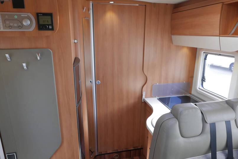 Hymer T 678 CL  AL-KO MAXI, 180pk, enkele bedden 28