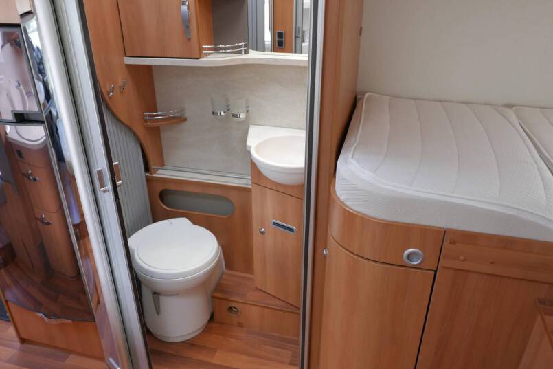 Hymer T 678 CL  AL-KO MAXI, 180pk, enkele bedden 38