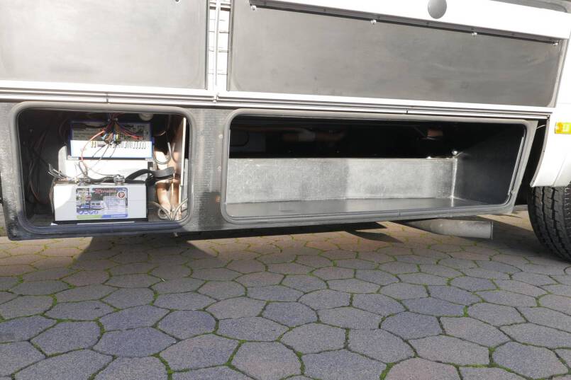 Hymer B 654 SL Elegance Zilver 3.0 158 pk, 12