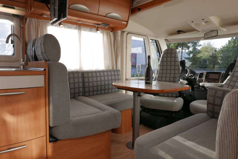 Hymer B 654 SL Elegance Zilver 3.0 158 pk, 21