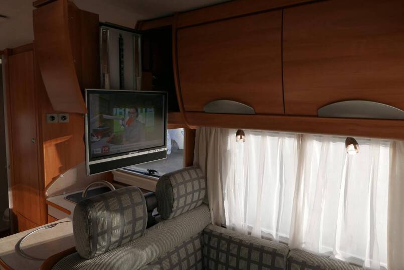 Hymer B 654 SL Elegance Zilver 3.0 158 pk, 24