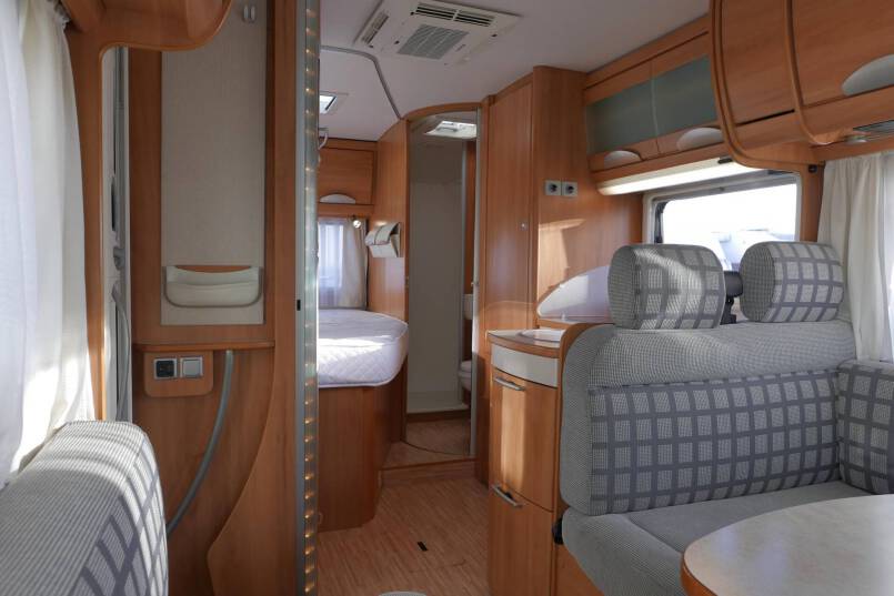 Hymer B 654 SL Elegance Zilver 3.0 158 pk, 27