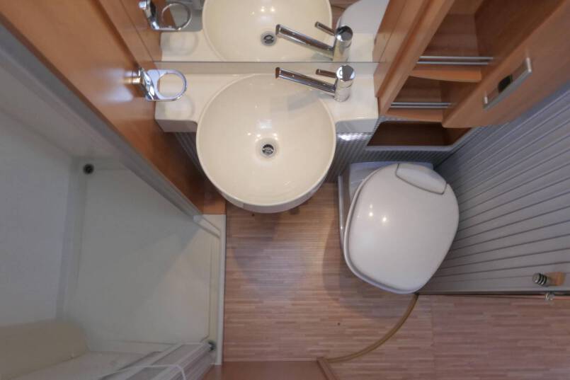 Hymer B 654 SL Elegance Zilver 3.0 158 pk, 34