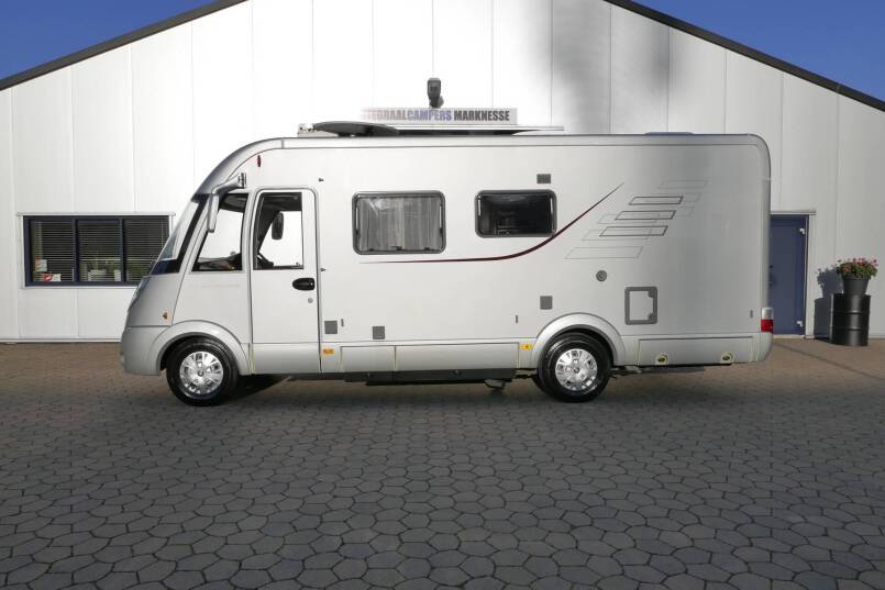 Hymer B 654 SL Elegance Zilver 3.0 158 pk, 3