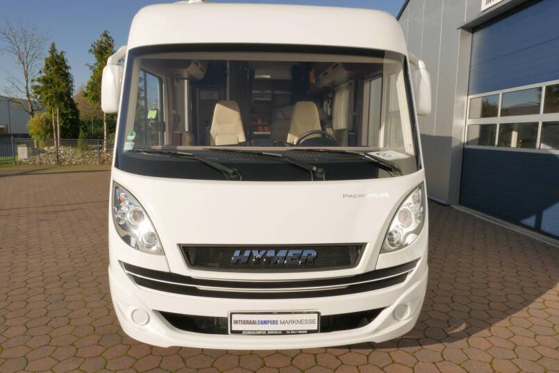 Hymer B 588 PremiumLine UNIEK bovenkastjes en lage bedden 1