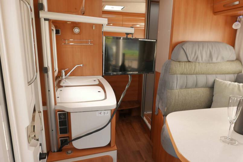 Hymer Exsis I 504 AUTOMAAT, AL-KO, garage 24