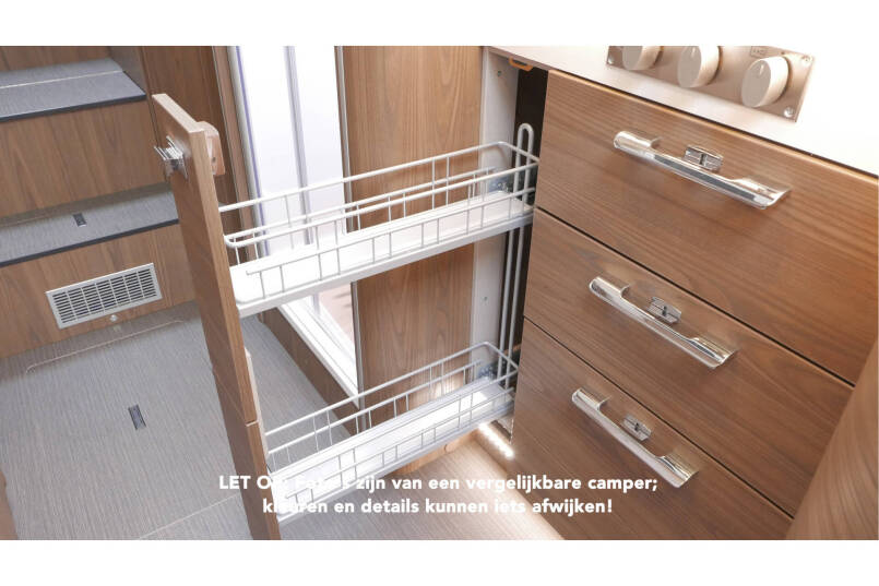 Hymer B-SL 704 SupremeLine Crystal-zilver Hymer  B-SL 704 SupremeLine Crystal-zilver 9G AUTOMAAT, Al-de verwarming, 2 aparte bedden 11