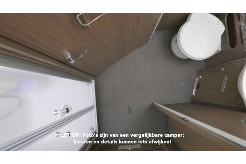 Hymer B-SL 704 SupremeLine Crystal-zilver Hymer  B-SL 704 SupremeLine Crystal-zilver 9G AUTOMAAT, Al-de verwarming, 2 aparte bedden 14