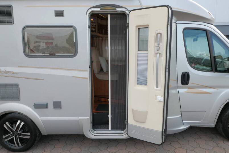 Hymer T 674 SL Star Edition Hymer  T 674 SL Star Edition 3.0 AUTOMAAT, enkele bedden 16