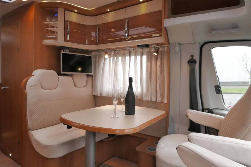 Hymer T 674 SL Star Edition Hymer  T 674 SL Star Edition 3.0 AUTOMAAT, enkele bedden 29