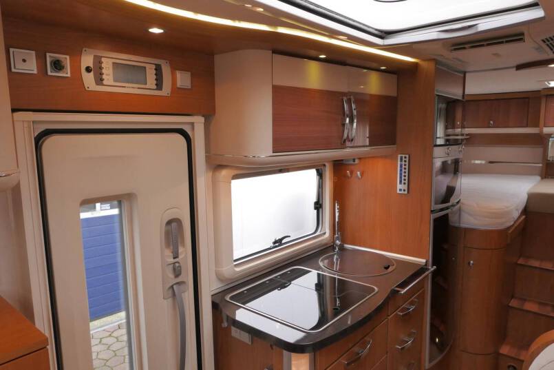 Hymer T 674 SL Star Edition Hymer  T 674 SL Star Edition 3.0 AUTOMAAT, enkele bedden 32