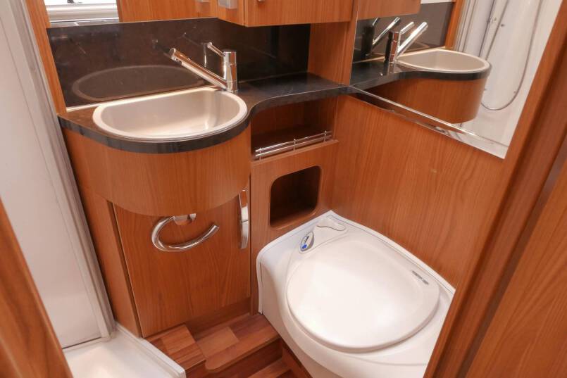 Hymer T 674 SL Star Edition Hymer  T 674 SL Star Edition 3.0 AUTOMAAT, enkele bedden 43