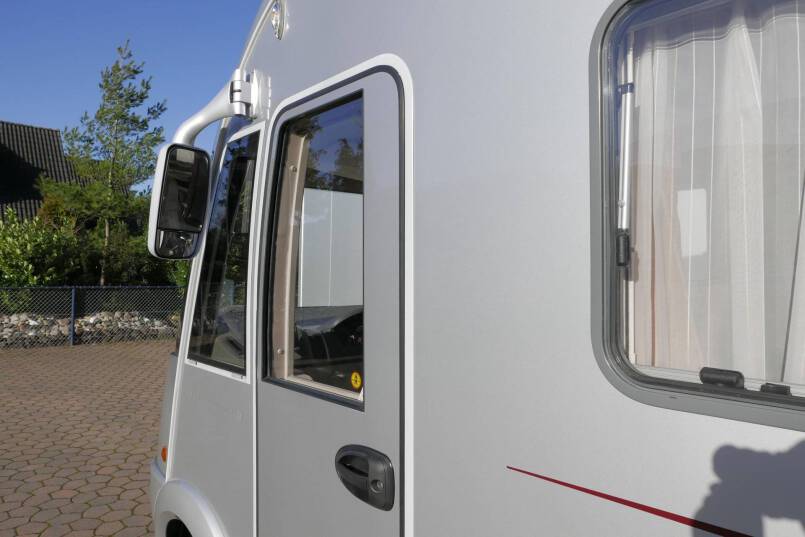 Hymer B 674 SL Élégance Zilver Hymer  B 674 SL Élégance Zilver  3.0 AUTOMAAT, enkele bedden 13