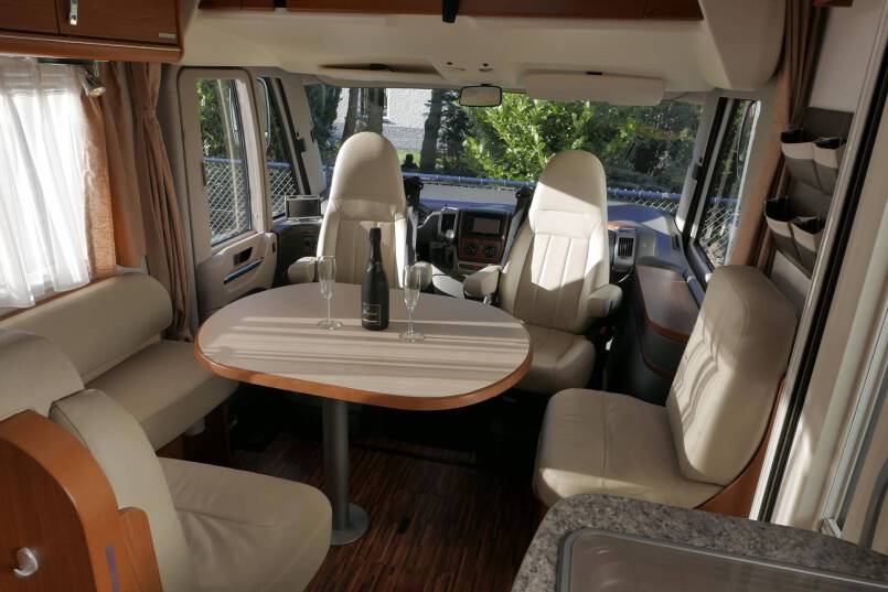 Hymer B 674 SL Élégance Zilver Hymer  B 674 SL Élégance Zilver  3.0 AUTOMAAT, enkele bedden 16