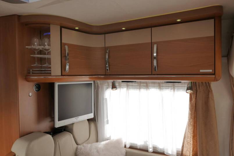 Hymer B 674 SL Élégance Zilver Hymer  B 674 SL Élégance Zilver  3.0 AUTOMAAT, enkele bedden 20