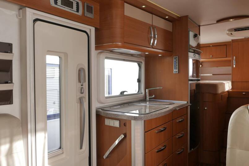 Hymer B 674 SL Élégance Zilver Hymer  B 674 SL Élégance Zilver  3.0 AUTOMAAT, enkele bedden 22
