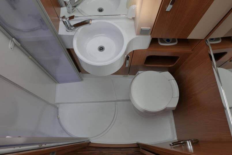 Hymer B 674 SL Élégance Zilver Hymer  B 674 SL Élégance Zilver  3.0 AUTOMAAT, enkele bedden 28
