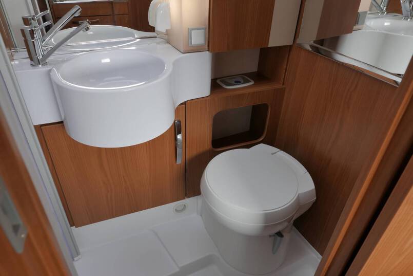 Hymer B 674 SL Élégance Zilver Hymer  B 674 SL Élégance Zilver  3.0 AUTOMAAT, enkele bedden 29