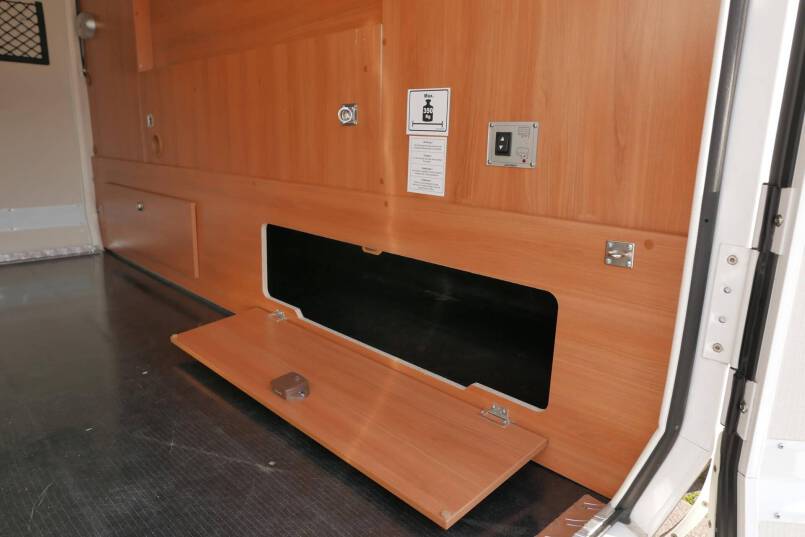 Hymer T 708 SL Queensbed, 180 PK AUTOMAAT, levelsysteem 11