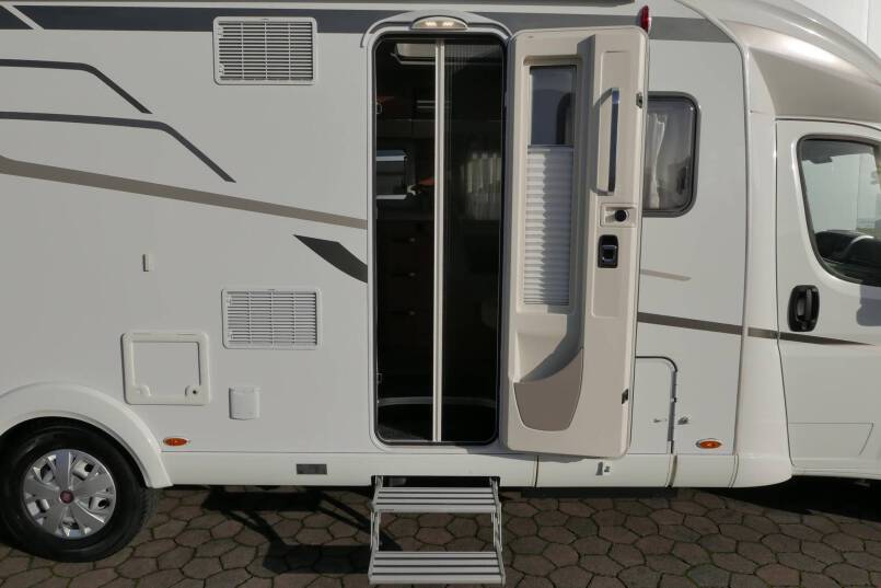 Hymer T 708 SL Queensbed, 180 PK AUTOMAAT, levelsysteem 13