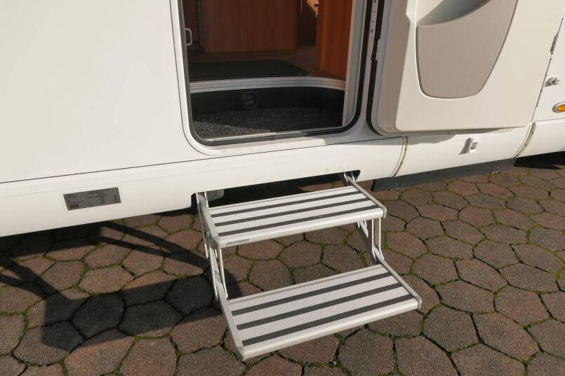 Hymer T 708 SL Queensbed, 180 PK AUTOMAAT, levelsysteem 14