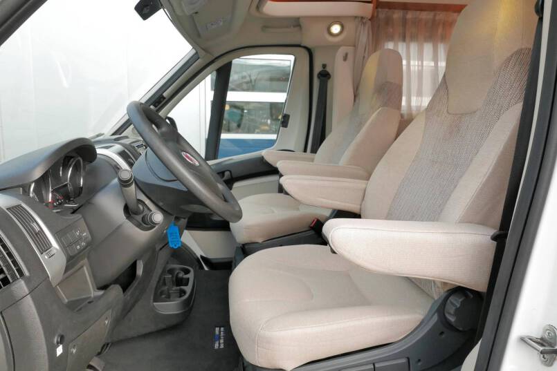 Hymer T 708 SL Queensbed, 180 PK AUTOMAAT, levelsysteem 17