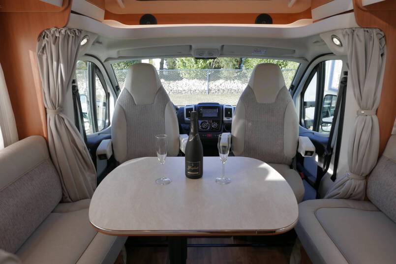 Hymer T 708 SL Queensbed, 180 PK AUTOMAAT, levelsysteem 20