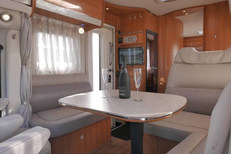 Hymer T 708 SL Queensbed, 180 PK AUTOMAAT, levelsysteem 23