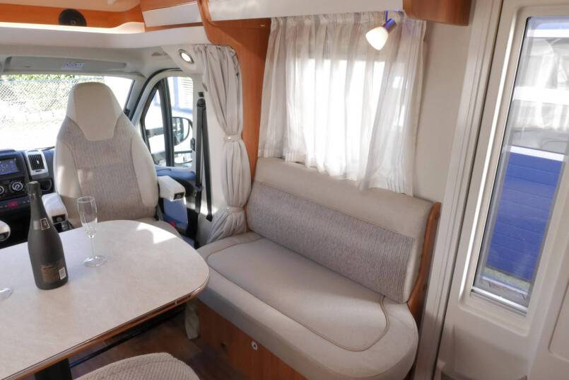 Hymer T 708 SL Queensbed, 180 PK AUTOMAAT, levelsysteem 25