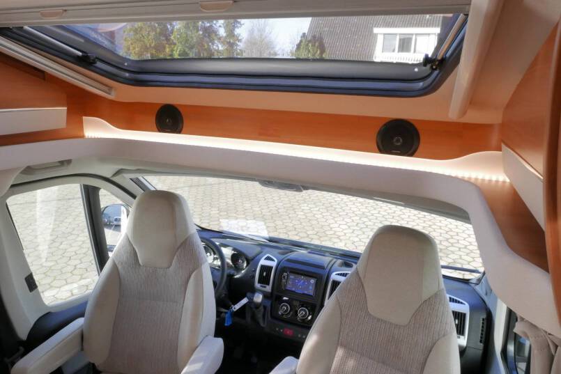 Hymer T 708 SL Queensbed, 180 PK AUTOMAAT, levelsysteem 26